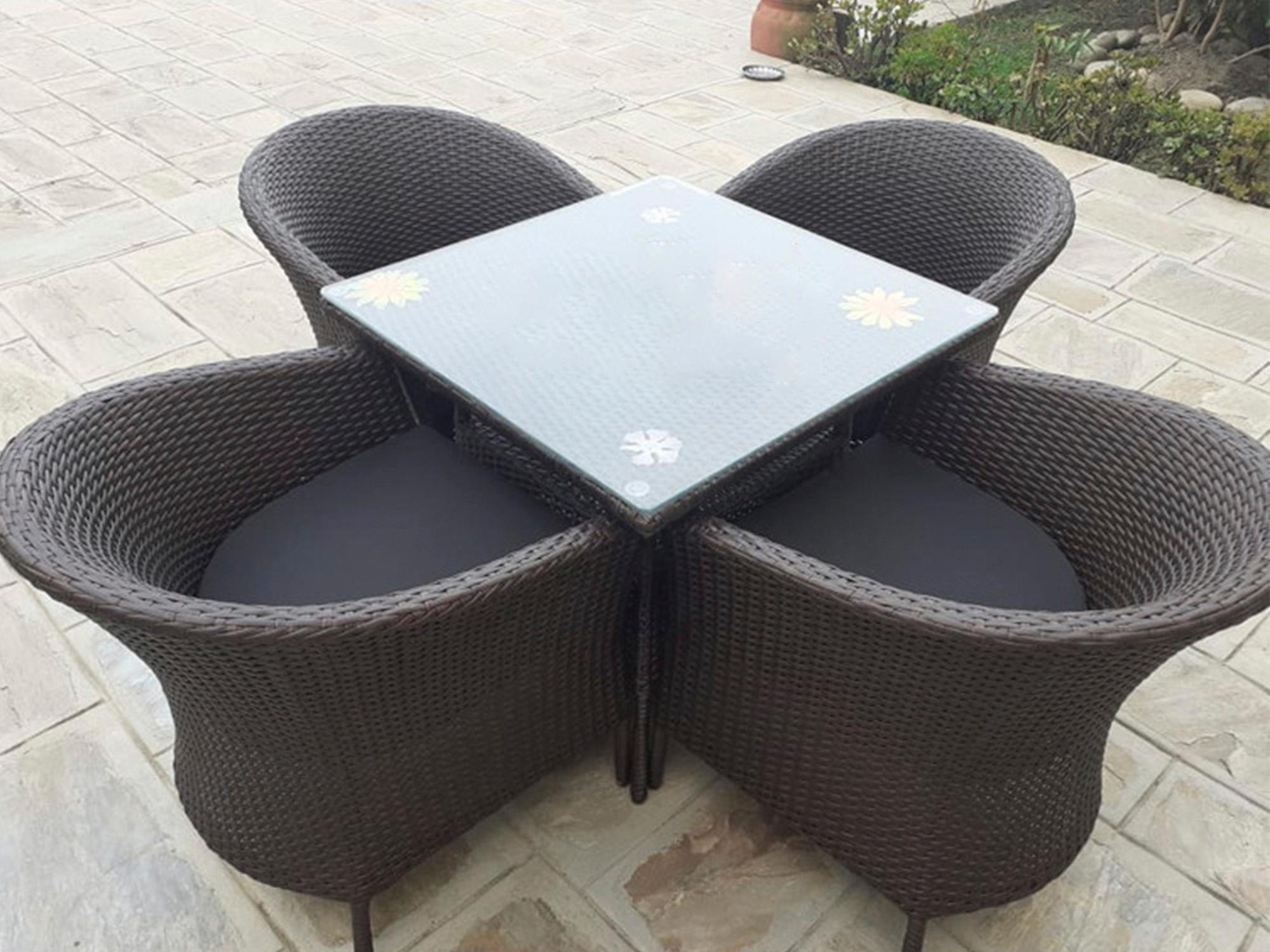 4-Seater Outdoor Dining Set